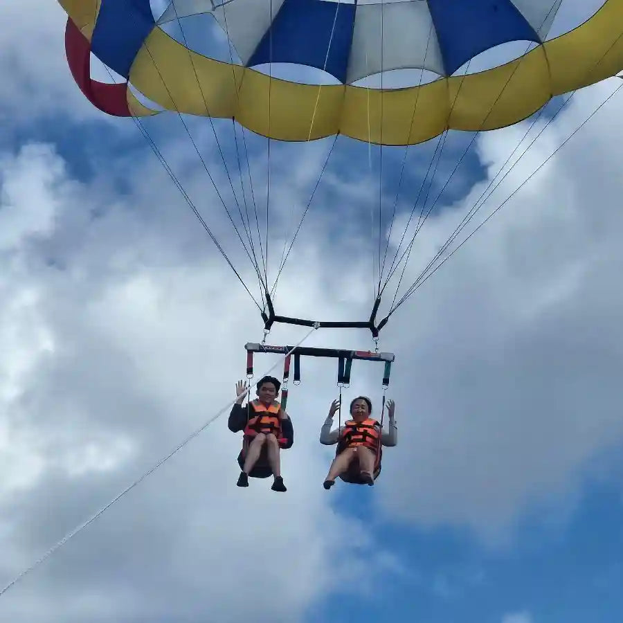 Parasailing in Cozumel
